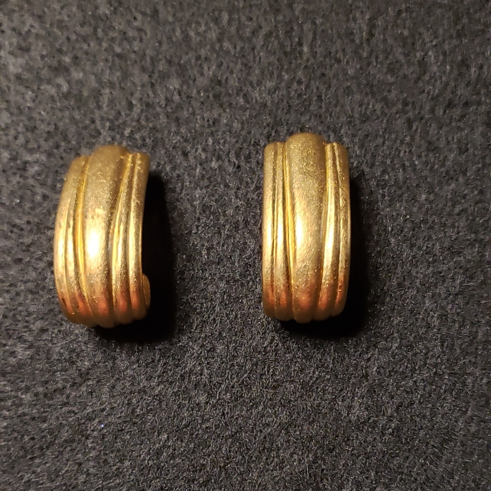 Vintage gold tone half loop earrings